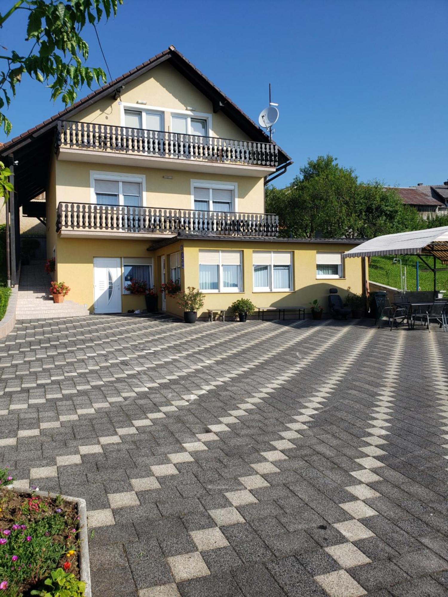 אוגולין Apartments Mise מראה חיצוני תמונה